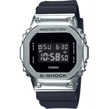 Casio GM-5600-1DR Erkek Kol Saati